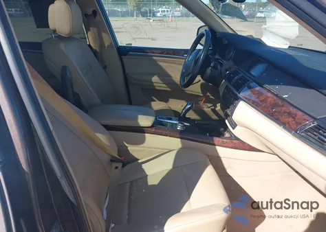 2013 BMW X5 xDrive35I/xDrive35I Premium/xDrive35I Sport Activity z USA, uszkodzony, nr VIN 5UXZV4C58D0B24807